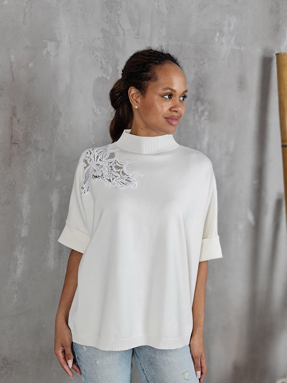 Джемпер Lara короткий рукав с вышивкой молочный, фотография №1
