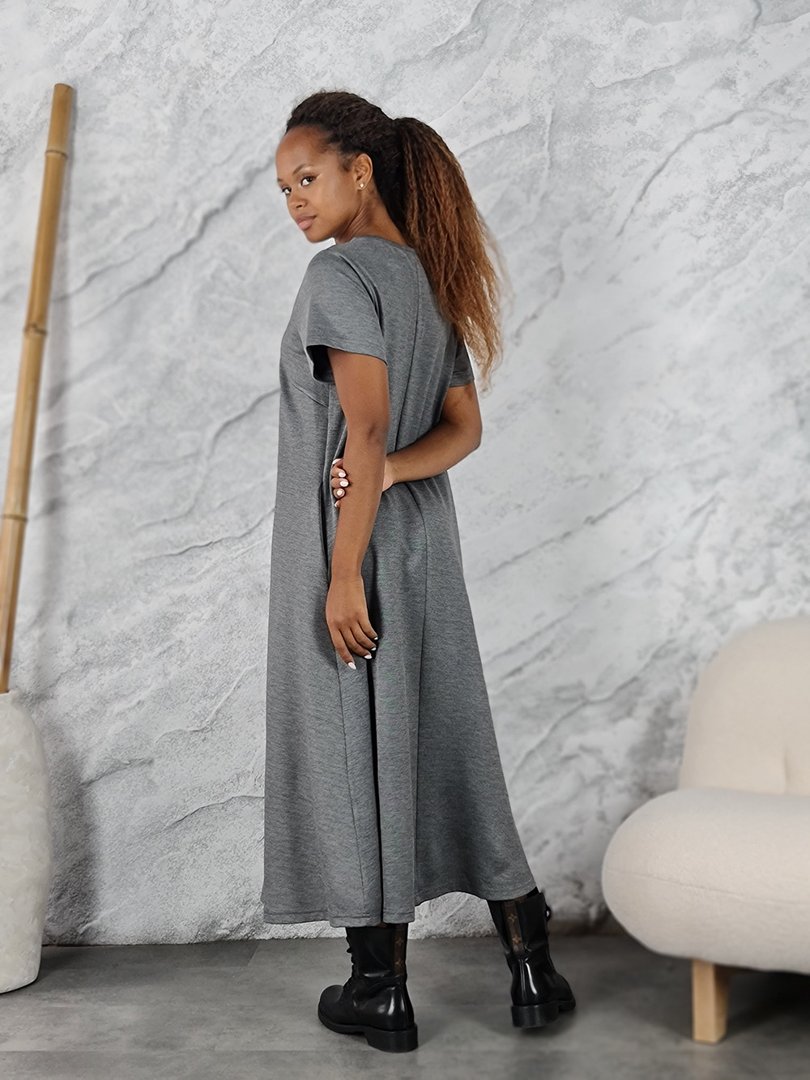 Платье Barbara Alvisi с коротким рукавом серое, фотография №2