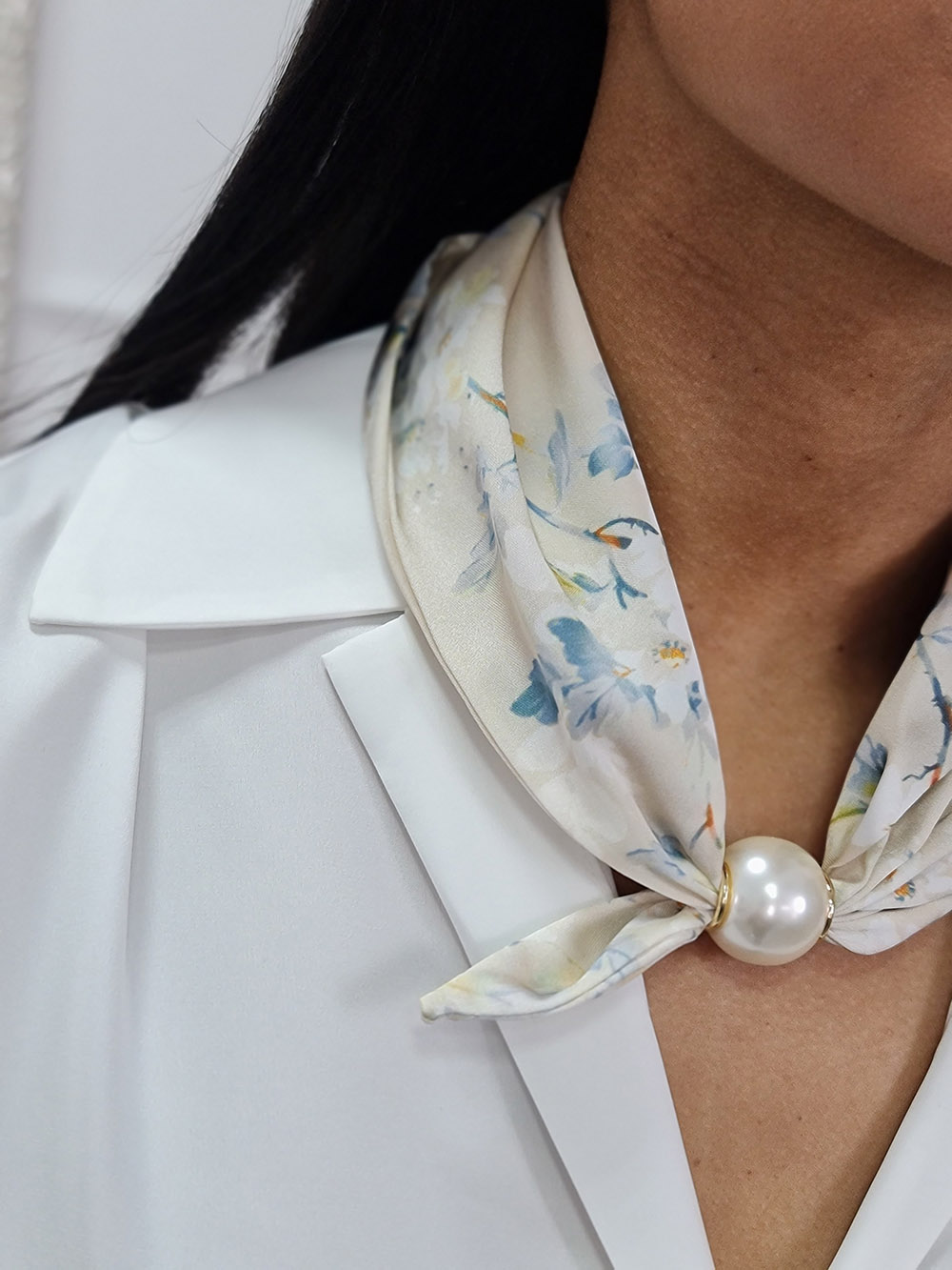 Украшение-аксессуар на шею с жемчужинкой кремовое , фотография №3