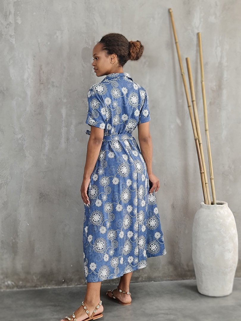 Платье li.fe style джинсовое с вышивкой цветов сиинее, фотография №4