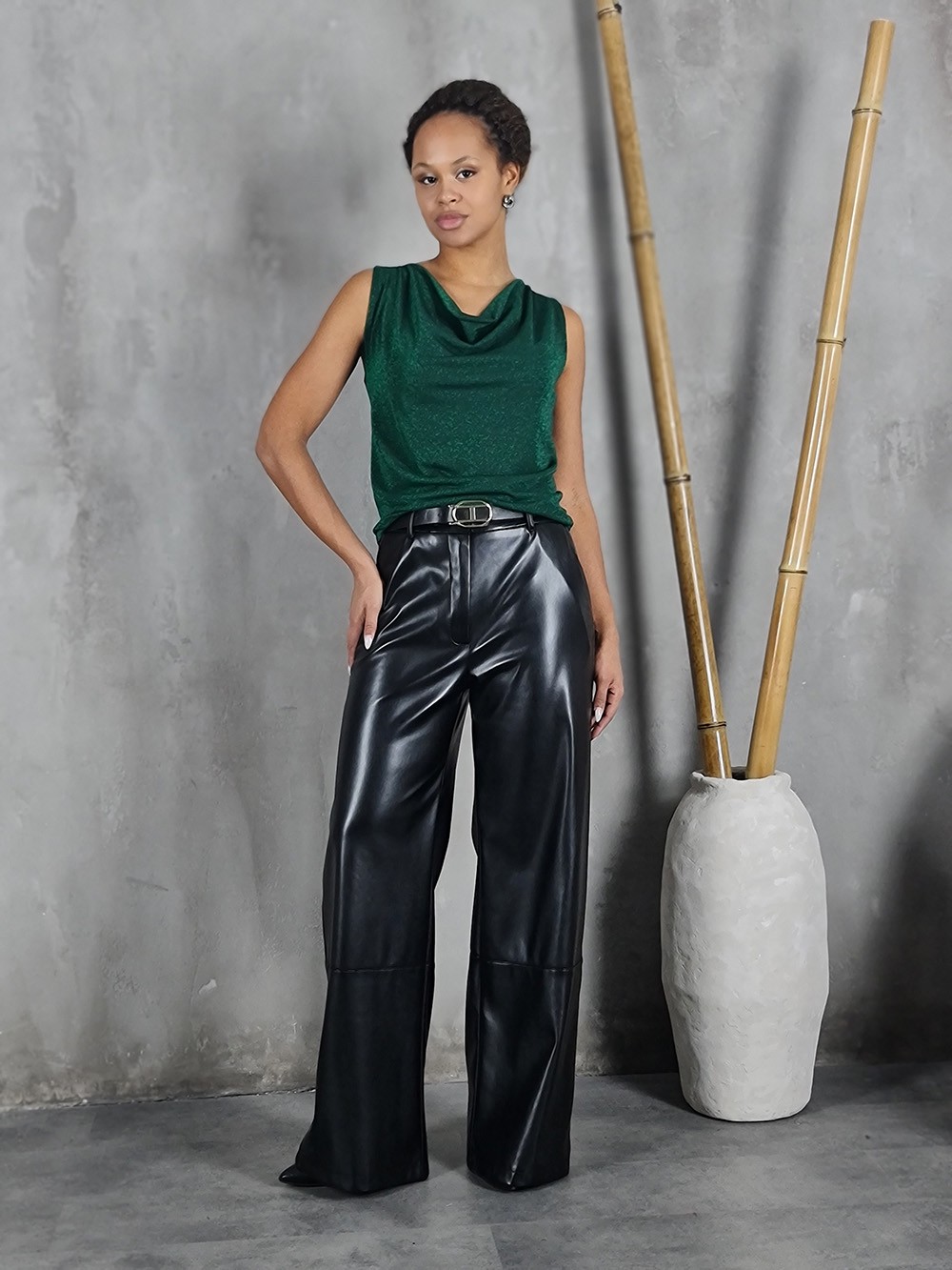 Брюки Imperial из экокожи прямые с ремнем черные, фотография №2