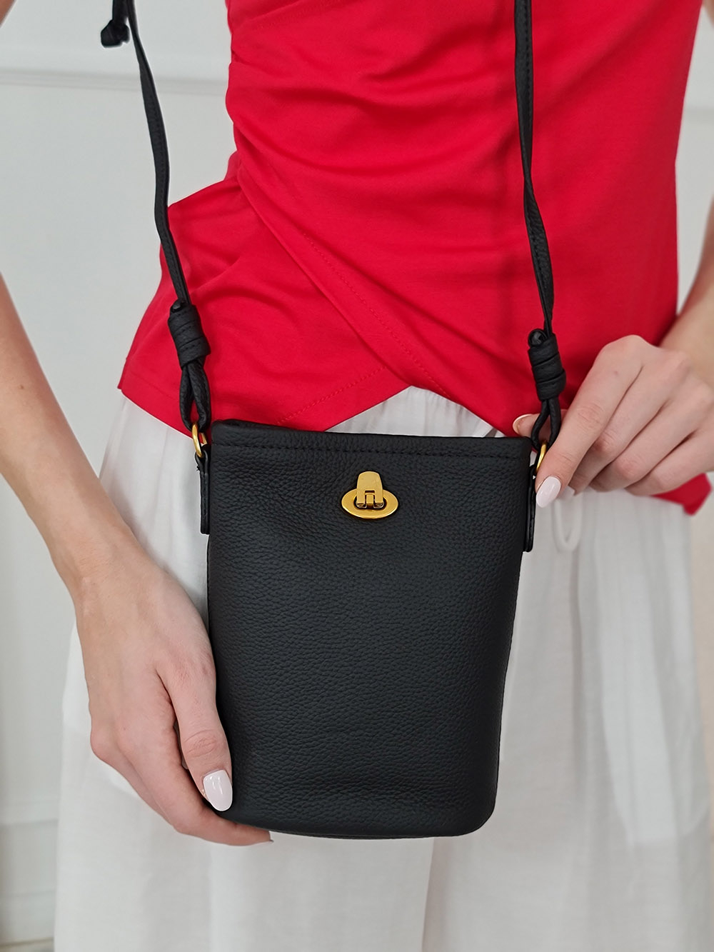 Сумка мини с круглой вставкой золотой черная , фотография №1