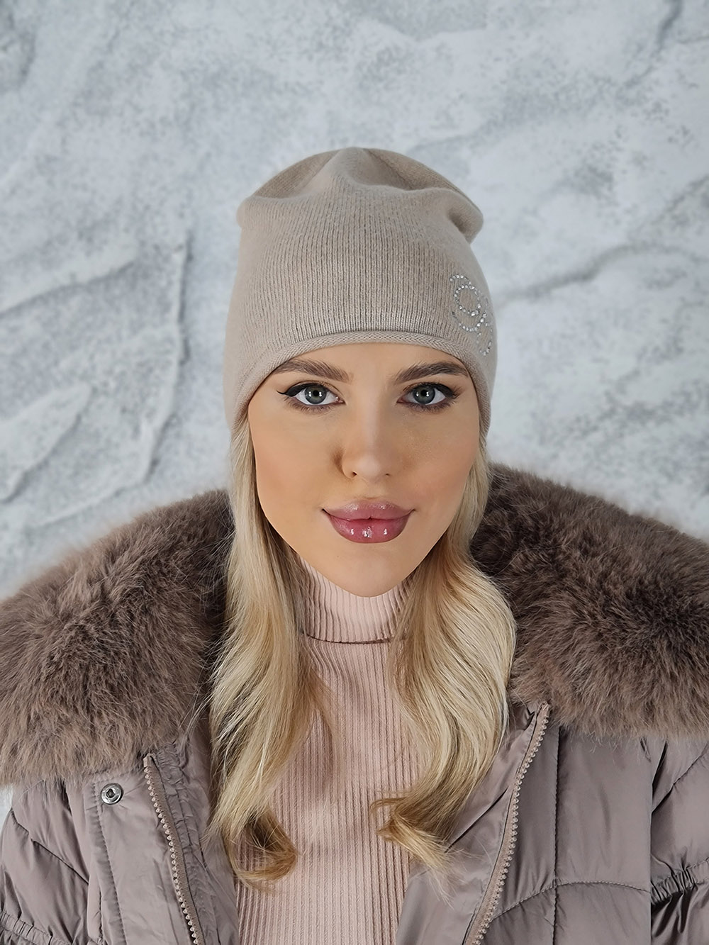 Шапка Blanca "В" бежевая, фотография №1