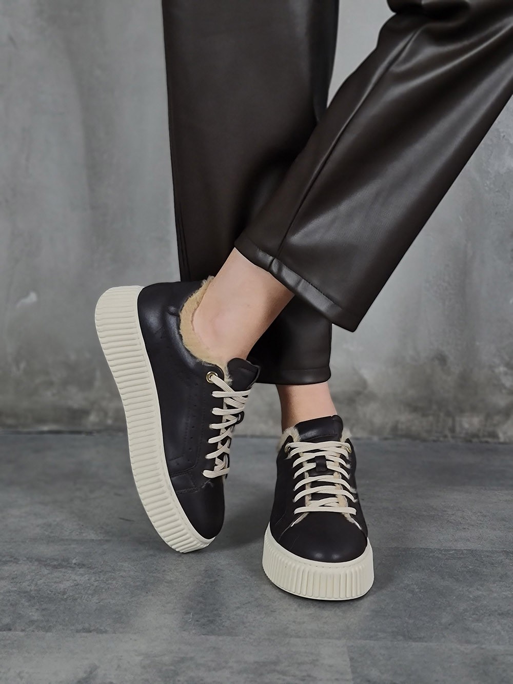 Кроссовки L'Estrosa утепленные шоколад, фотография №3