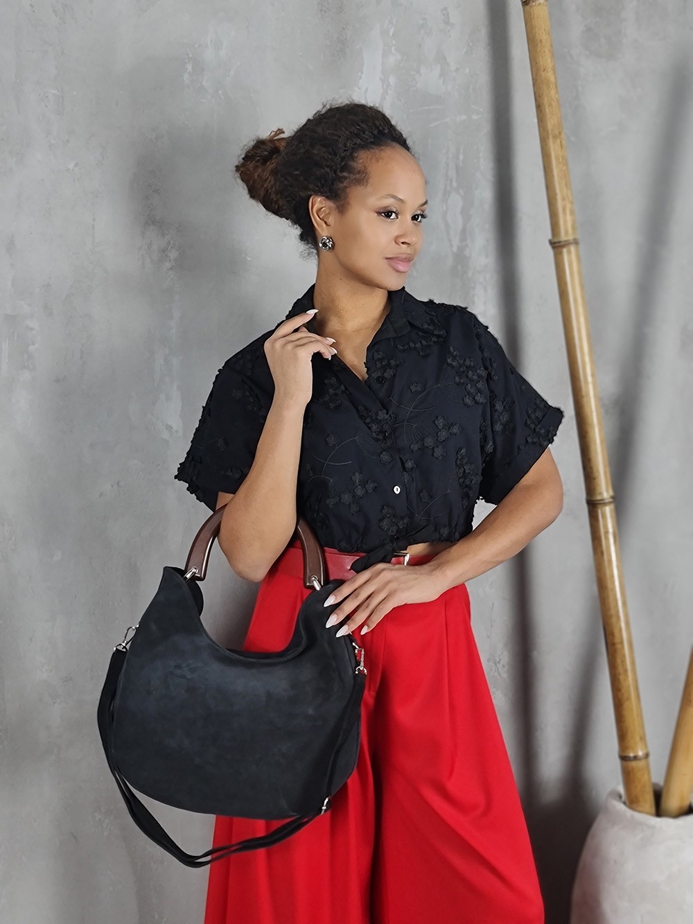 Сумка Leather Country натуральная замша с деревянной ручкой черная, фотография №4