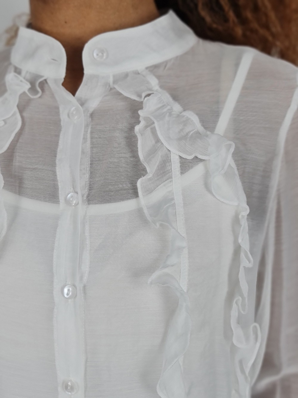 Рубашка CLOTHÉ с рюшами белая, фотография №4