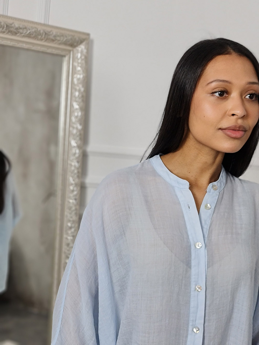 Рубашка MIHOs полупрозрачная без ворота голубая, фотография №2