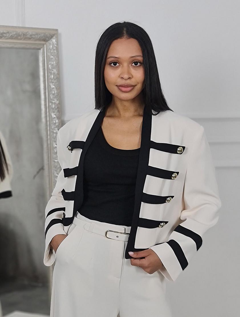 Пиджак Imperial с черными вставками и золотыми пуговицами молочный , фотография №1