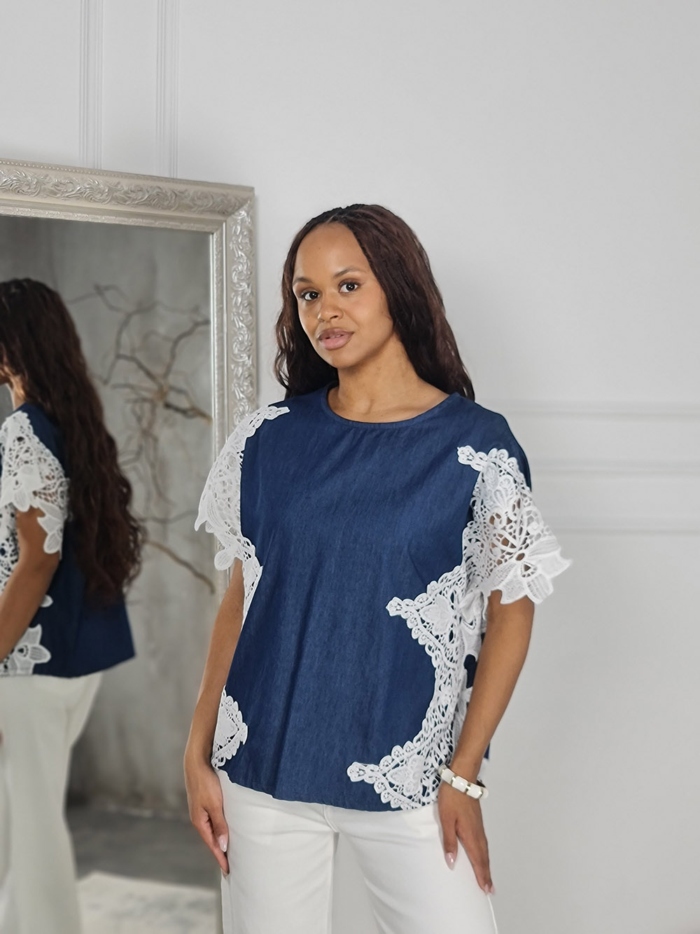 Джемпер Mitica&Co. с белым кружевом внизу и по бокам синий, фотография №1