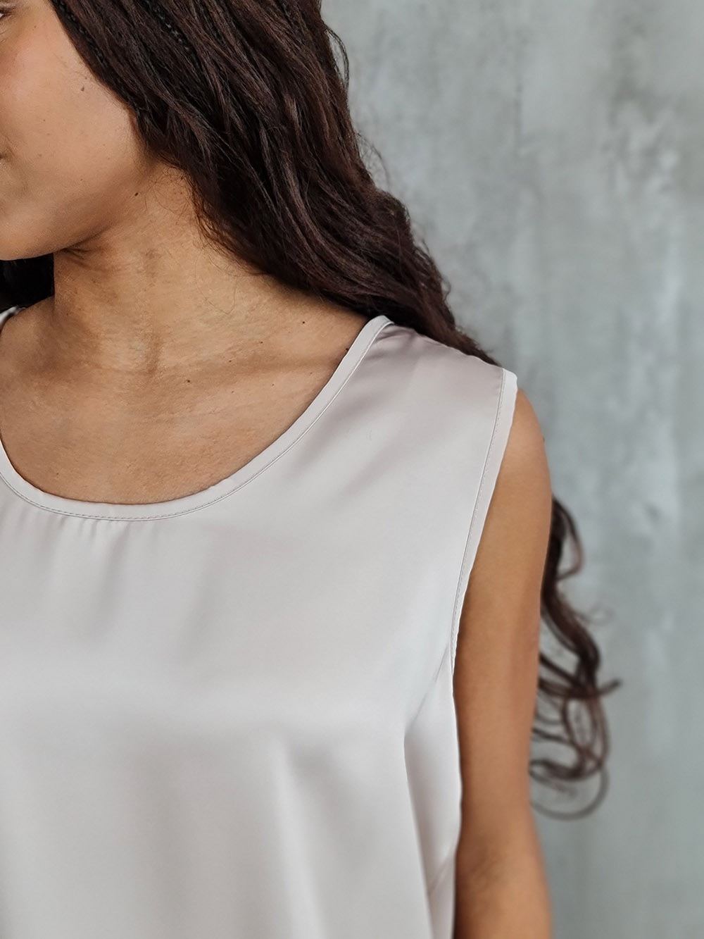 Туника MIHO'S без рукавов м кружевом внизу пудровая, фотография №3