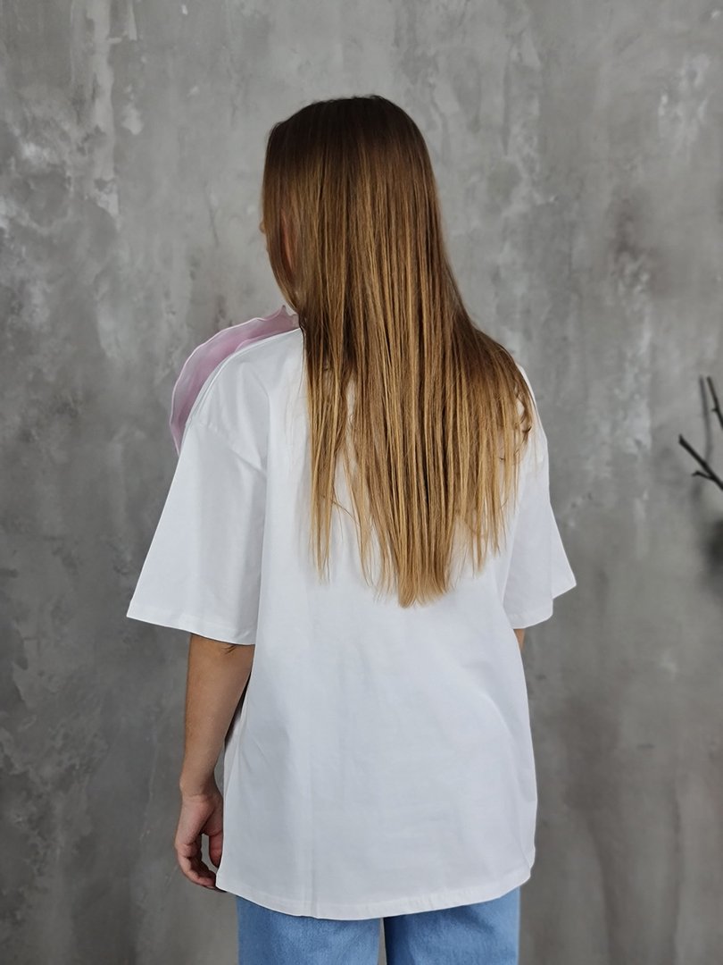 Футболка MOCHY с пудровым воздушым цветком слева белая, фотография №3