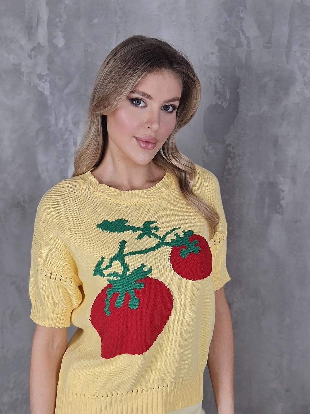 Джемпер Barbara Alvisi с коротким рукавом вязанный с томатами желтый, фотография №3