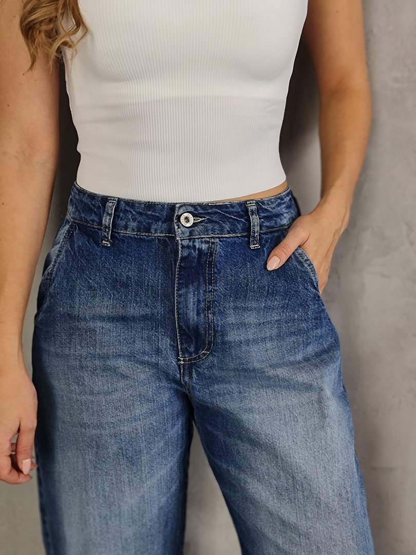 Джинсы-бананы Please с выточками внизу и потёртостями голубые , фотография №4