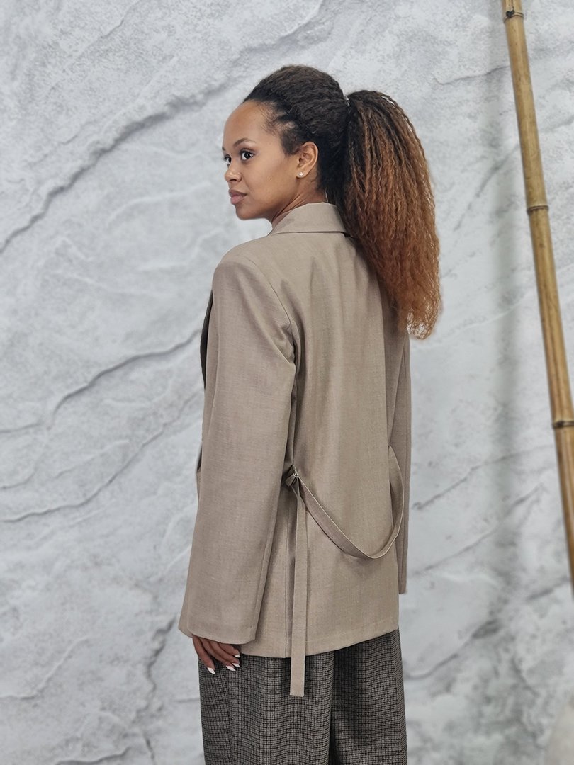Пиджак Imperial с карманами на 2 пуговицах бежевый, фотография №3