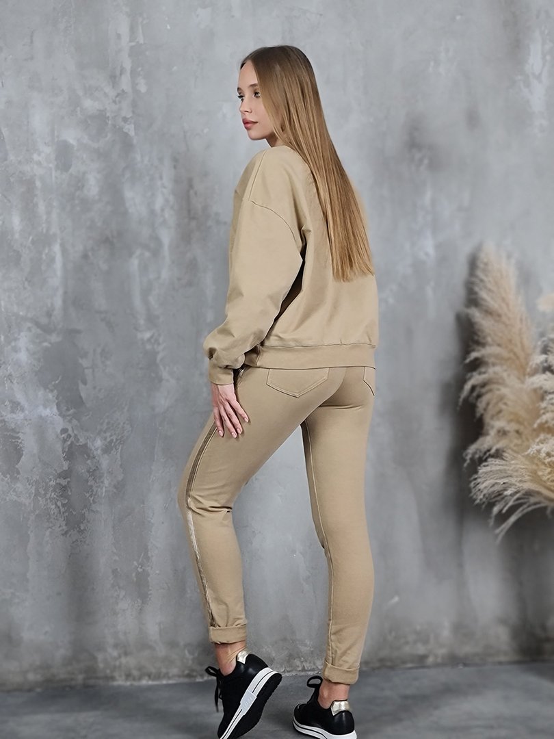 Костюм Naiif свитшот с принтом сердце и брюки песочный, фотография №2