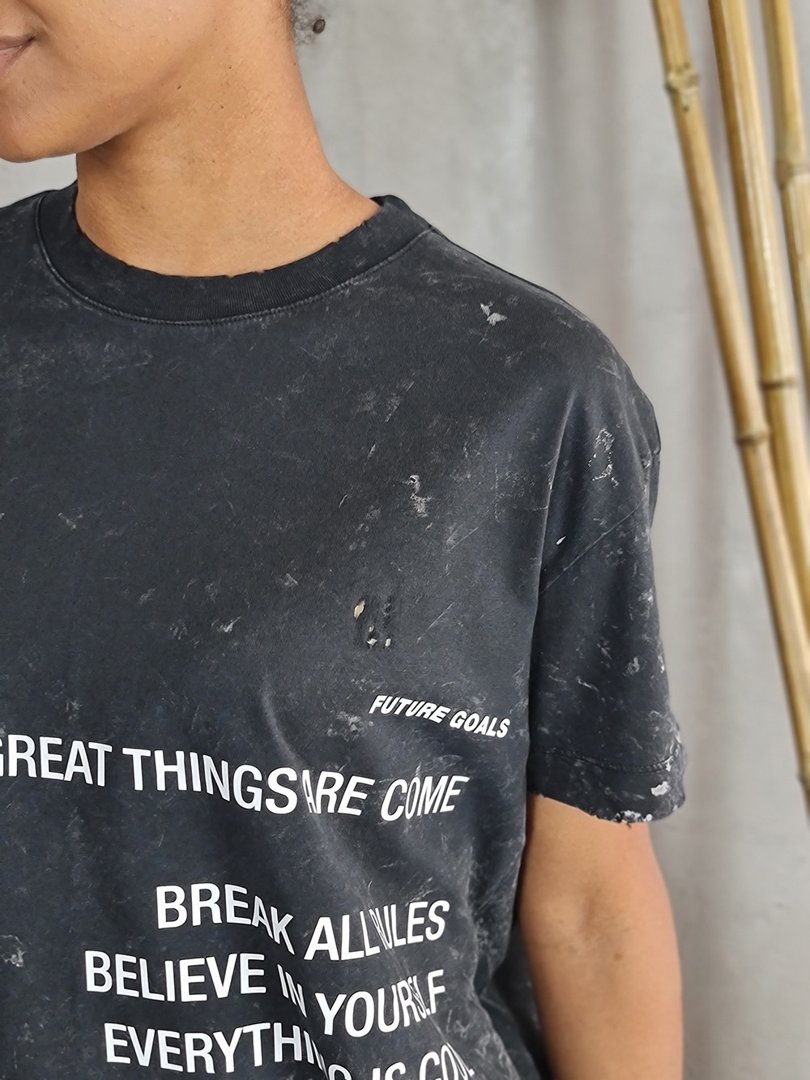 Футболка Vicolo с надписями и с дырочками черная, фотография №4