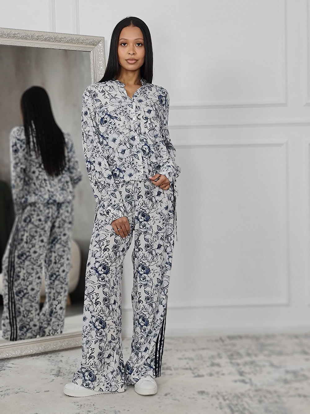 Костюм MIHOs атласный с узором белый, фотография №1