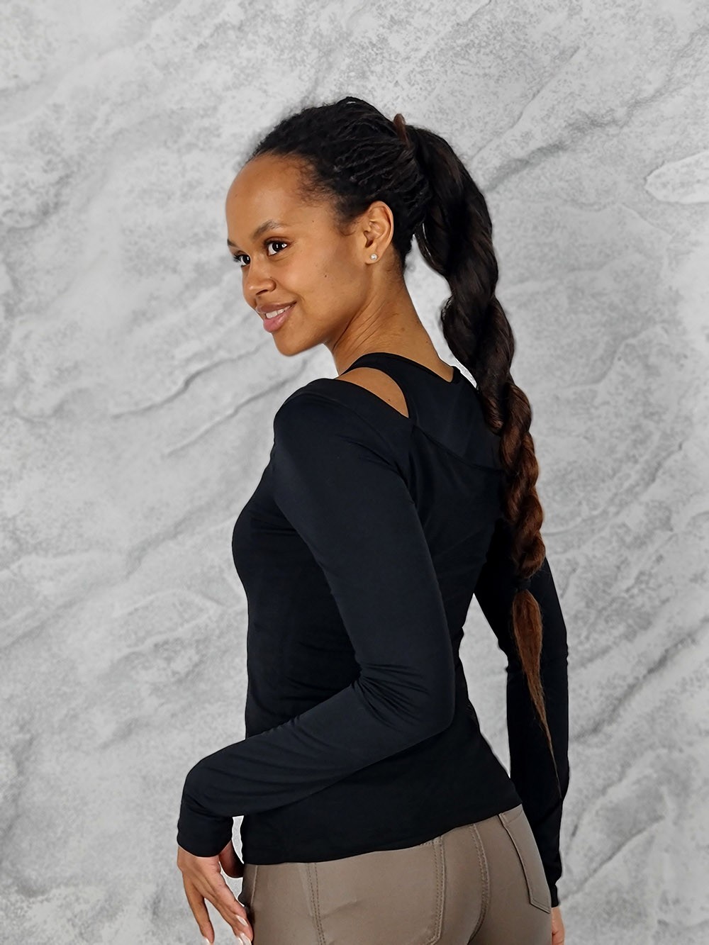 Лонгслив imperial с открытым плечом черный, фотография №4