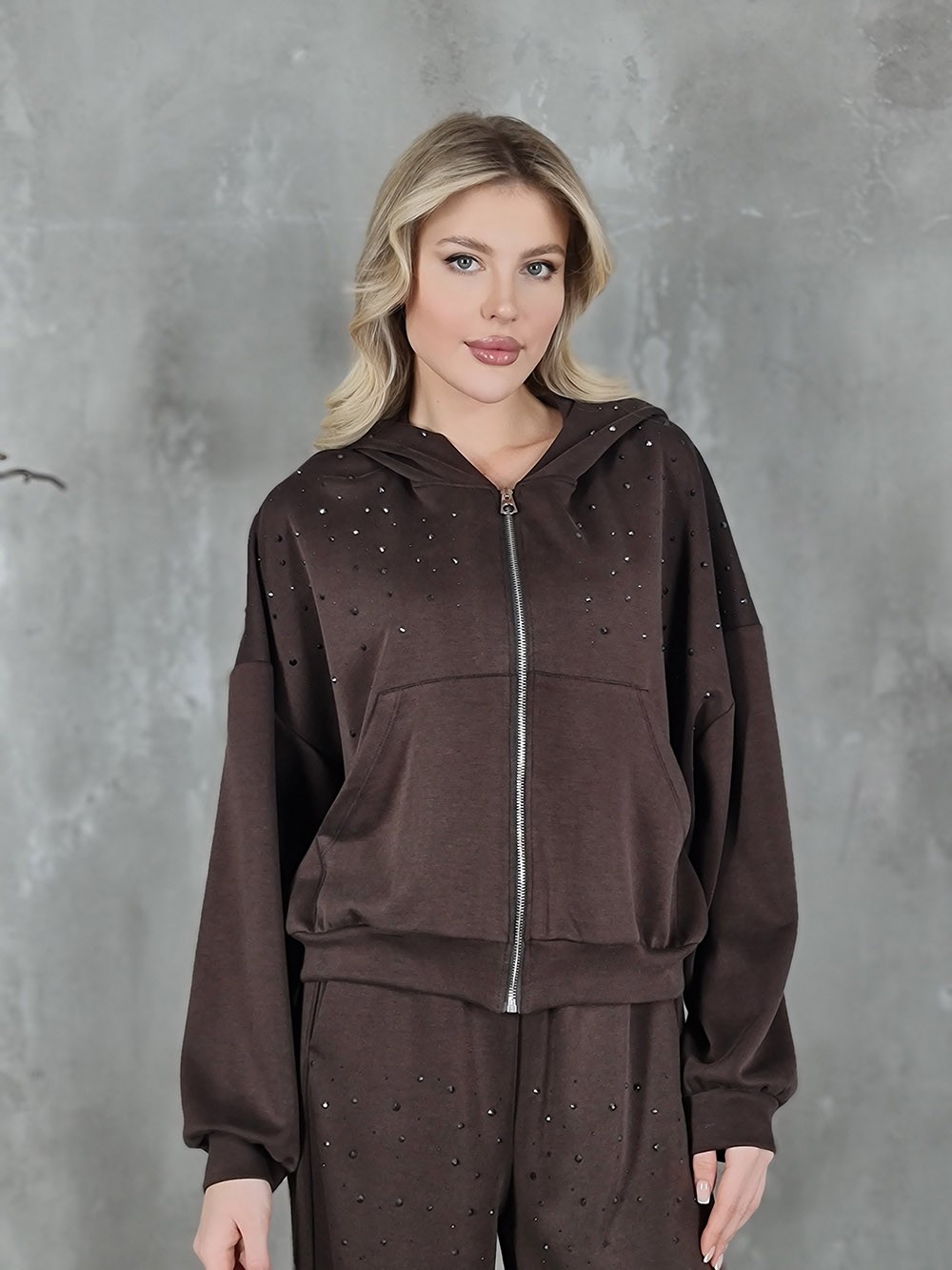 Костюм Imperial спортшик со стразами шоколад, фотография №4