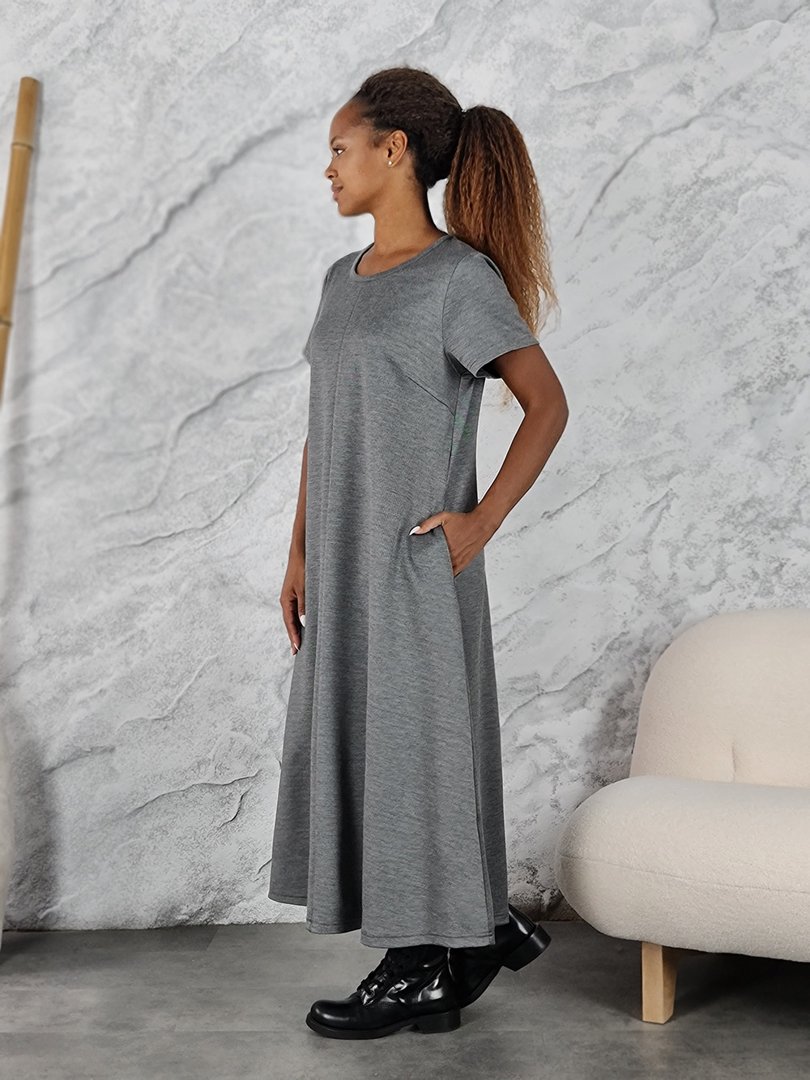 Платье Barbara Alvisi с коротким рукавом серое, фотография №3