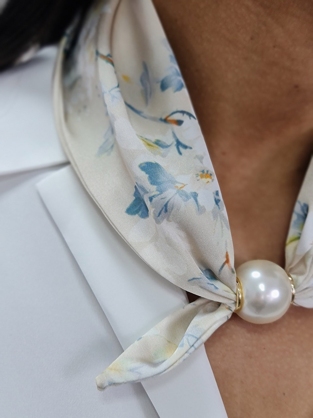 Украшение-аксессуар на шею с жемчужинкой кремовое , фотография №5