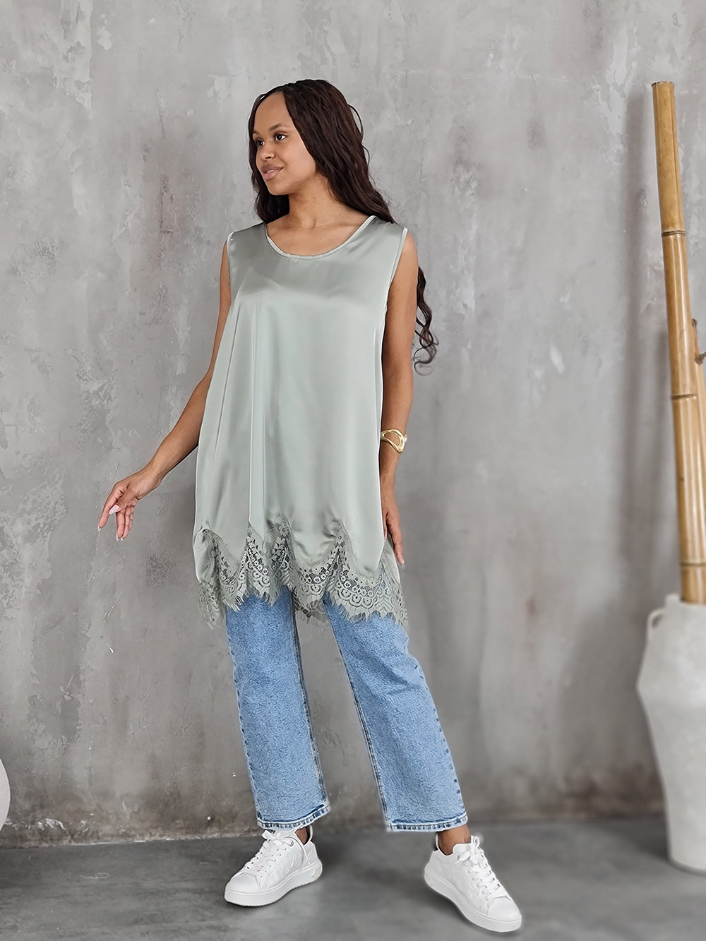 Туника MIHO'S без рукавов м кружевом внизу оливковая, фотография №1