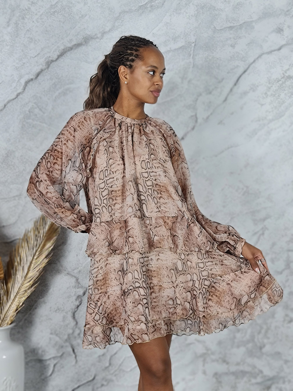 Платье Imperial змеиный принт бежевое, фотография №1