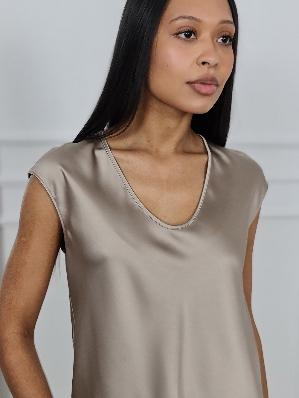 Топ Imperial атласный без рукавов кофейный, фотография №2