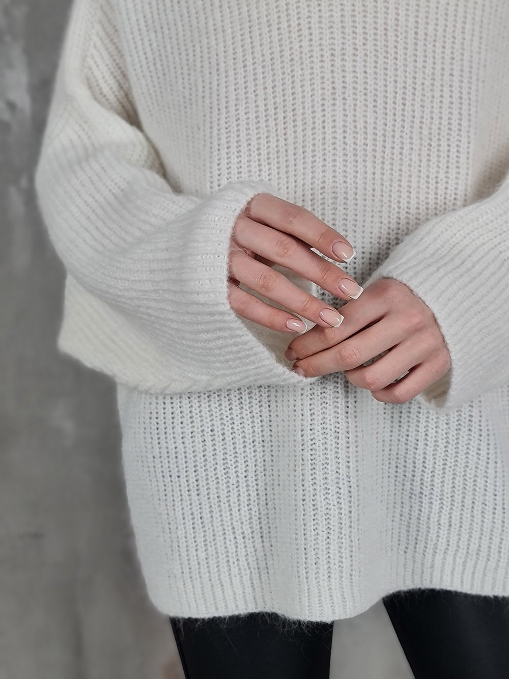 Свитер оверсайз Kontatto с воротом молочный, фотография №5