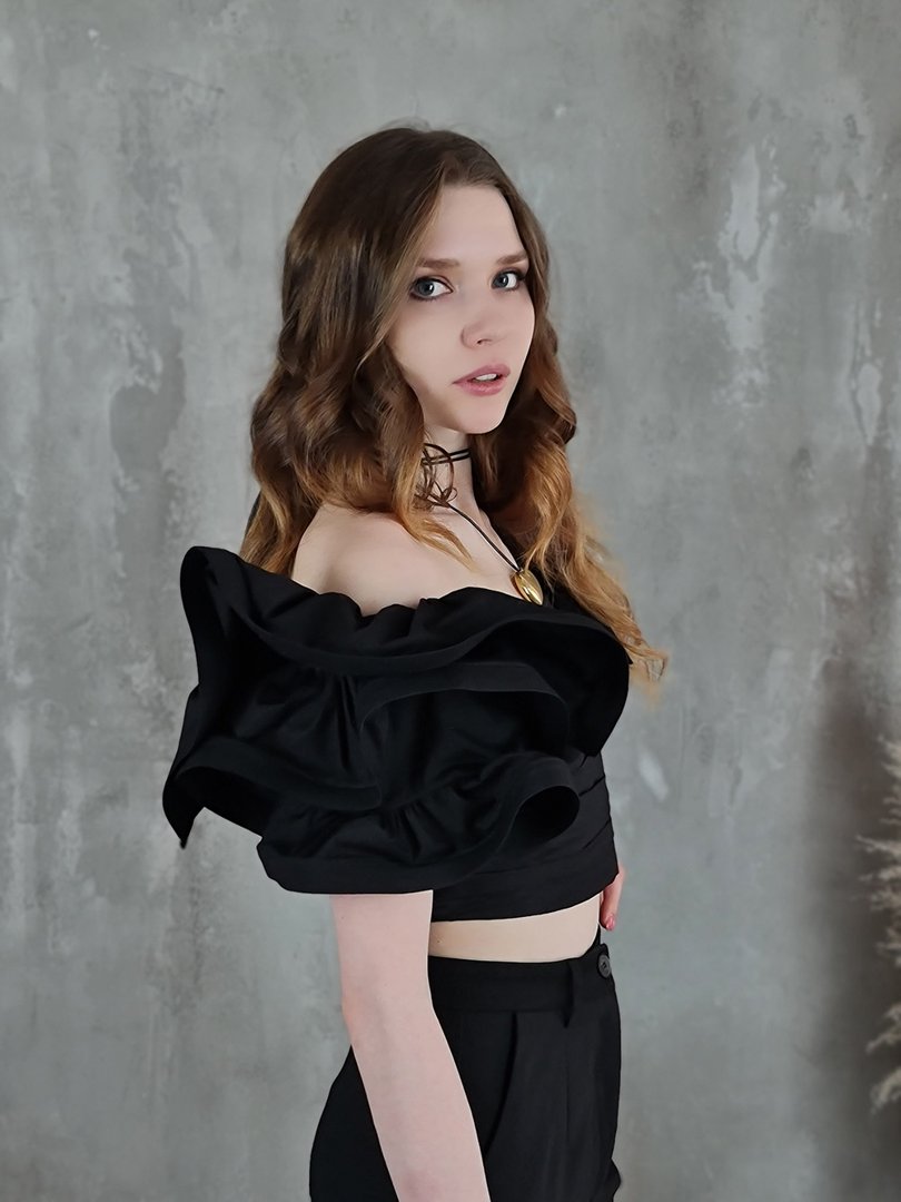 Топ Lumina с объёмными воланами чёрный, фотография №3