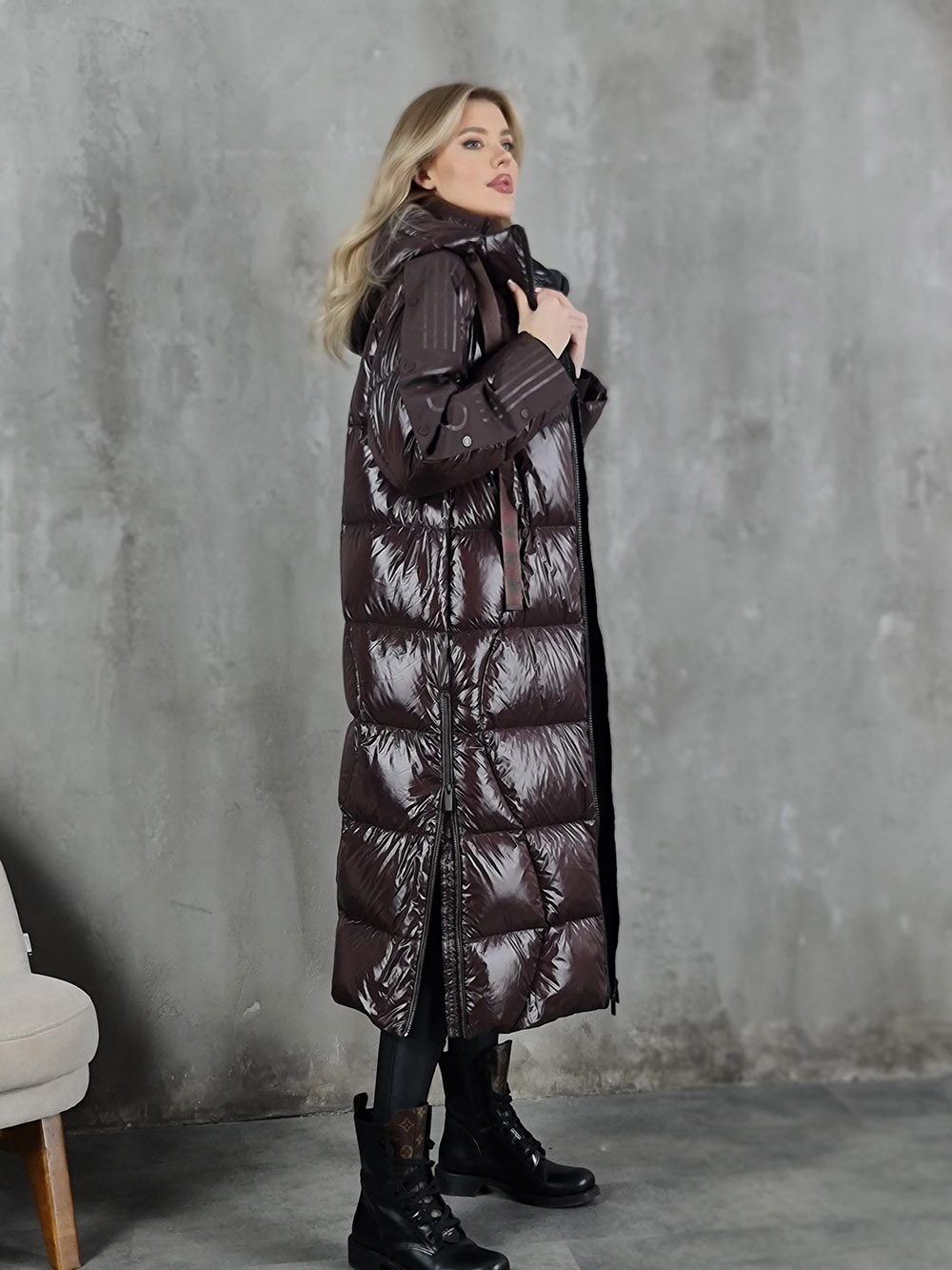 Пуховик Vicolo натуральный пух с черным подкладом капюшон шоколад, фотография №1