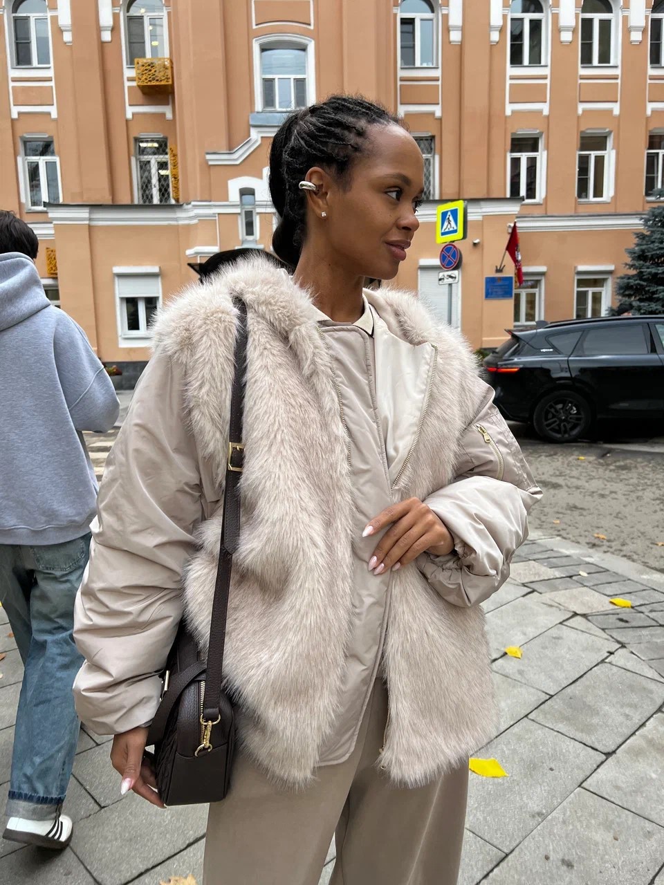 Куртка Vicolo с мехом и капюшоном бежевая, фотография №1