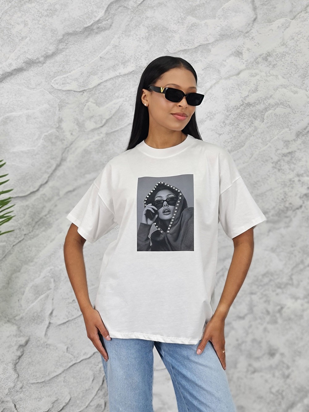 Футболка Vicolo Девушка в капюшоне белая, фотография №1