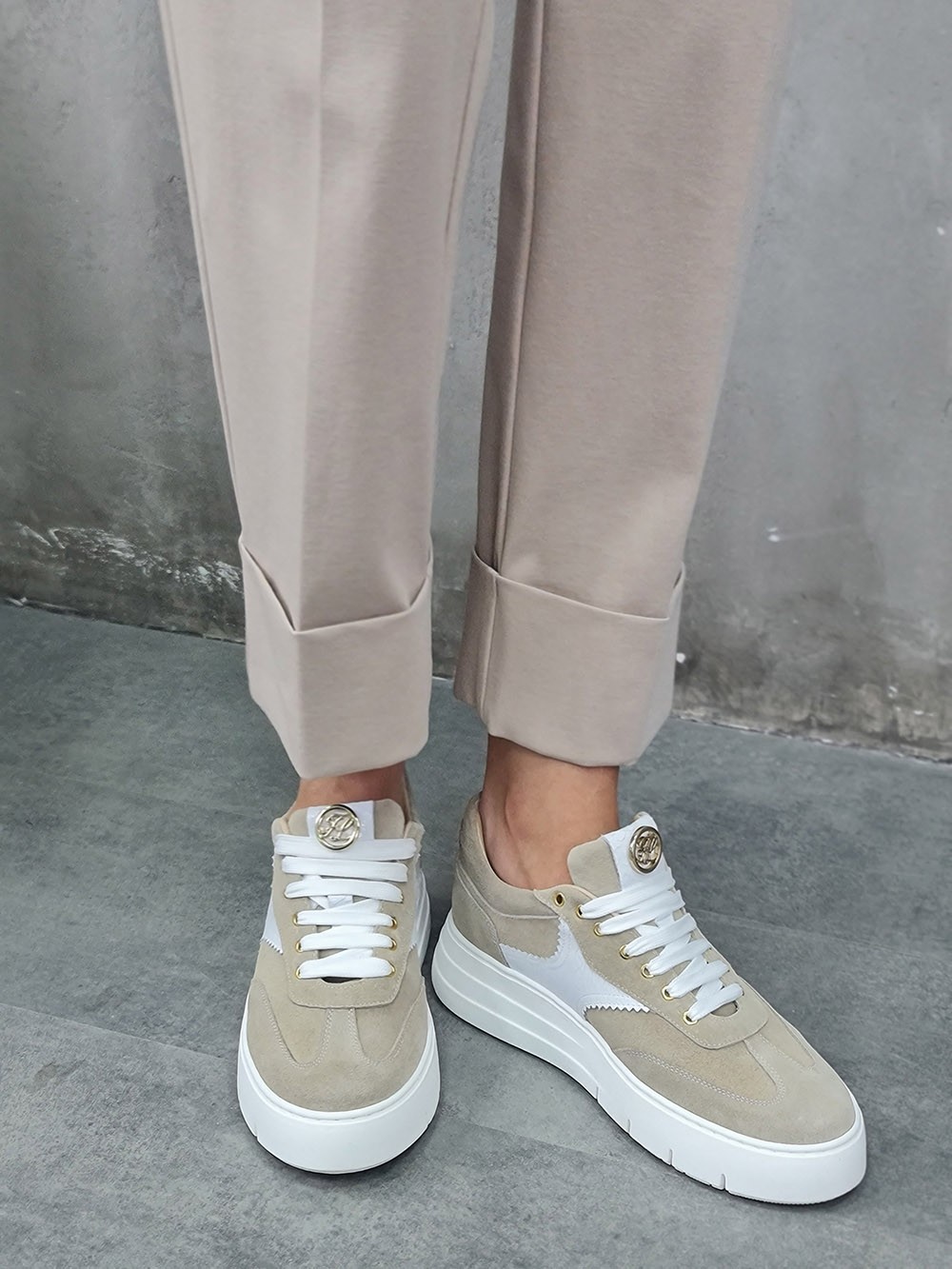 Кеды FEDERICA LANCIONI с белыми вставками замшевые бежевые, фотография №2