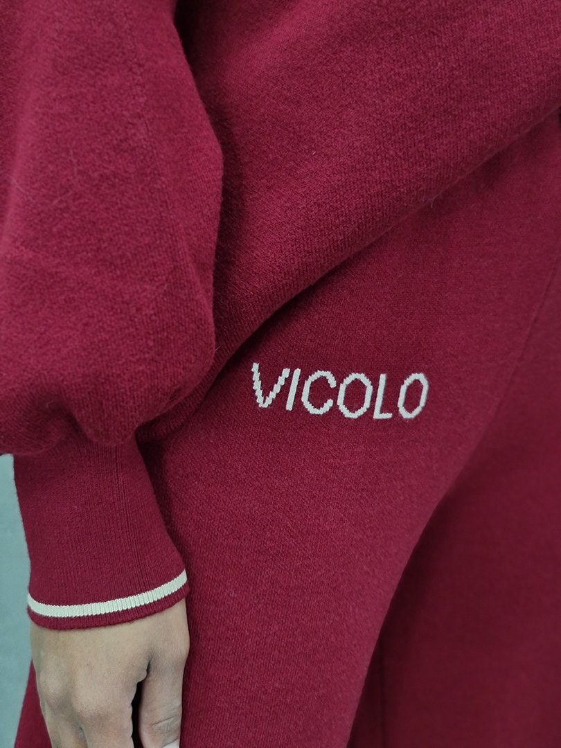 Костюм Vicolo джемпер с надписью Vicolo и брюки красный, фотография №2