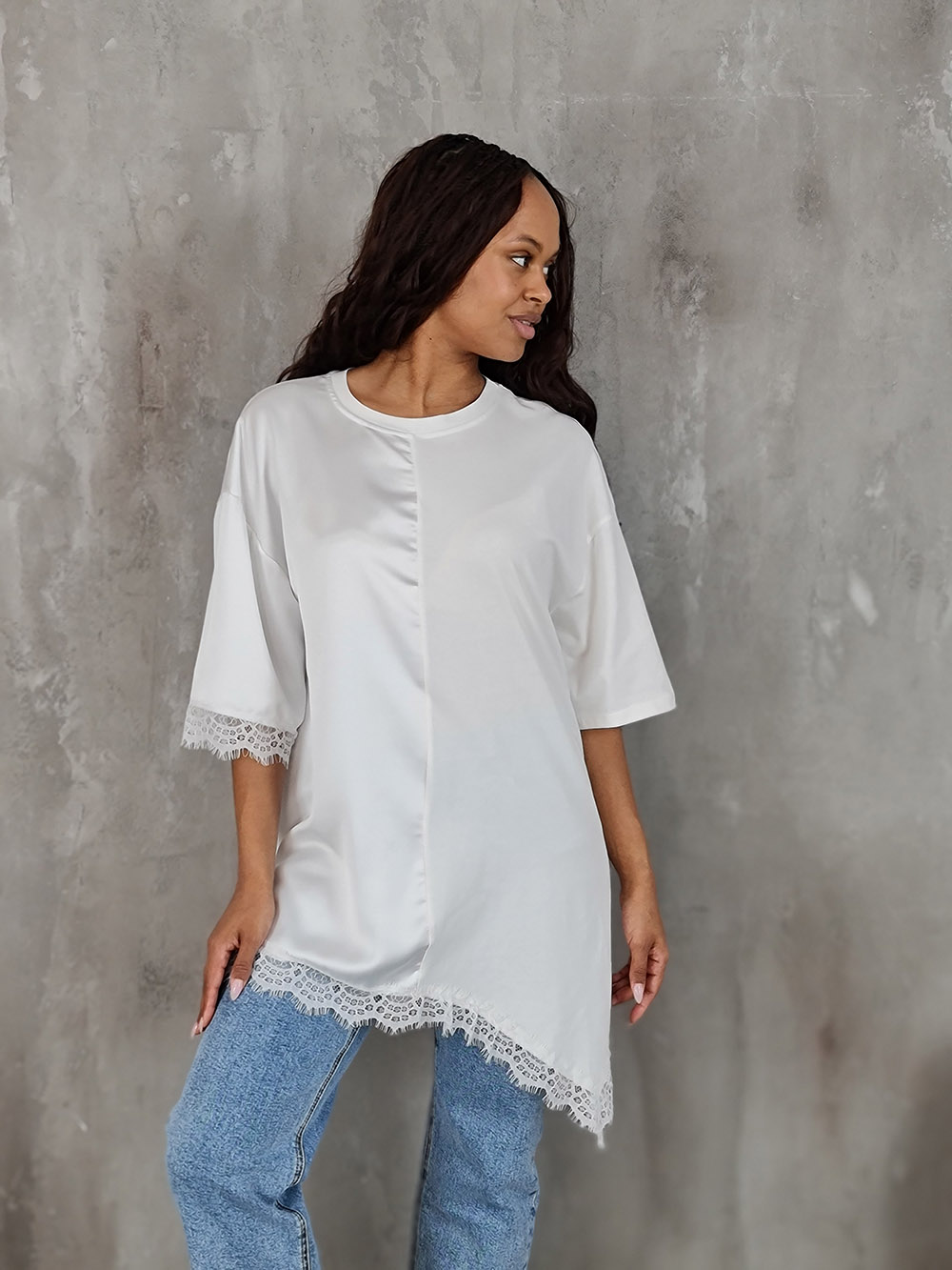 Туника MIHO'S атласная с кружевным низом белая, фотография №1