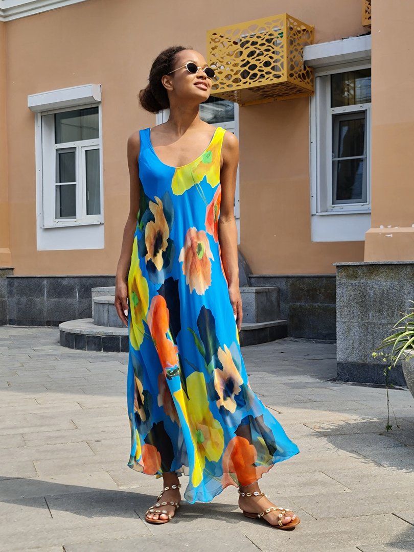 Платье Silk New с цветочным принтом голубое, фотография №2