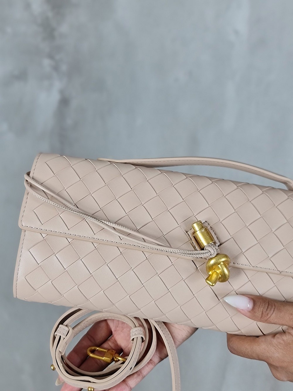 Сумка-клатч My Little Italy с золотой застежкой пудра, фотография №2