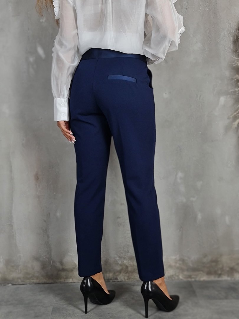 Брюки Imperial с атласным поясом на пуговице темно-синие , фотография №3