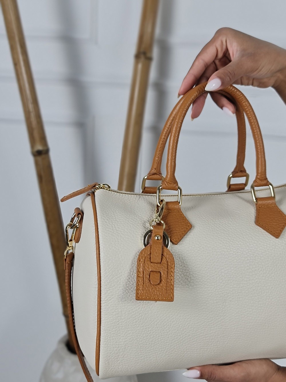 Сумка из натуральной кожи молочная с бежевой вставкой большая, фотография №4