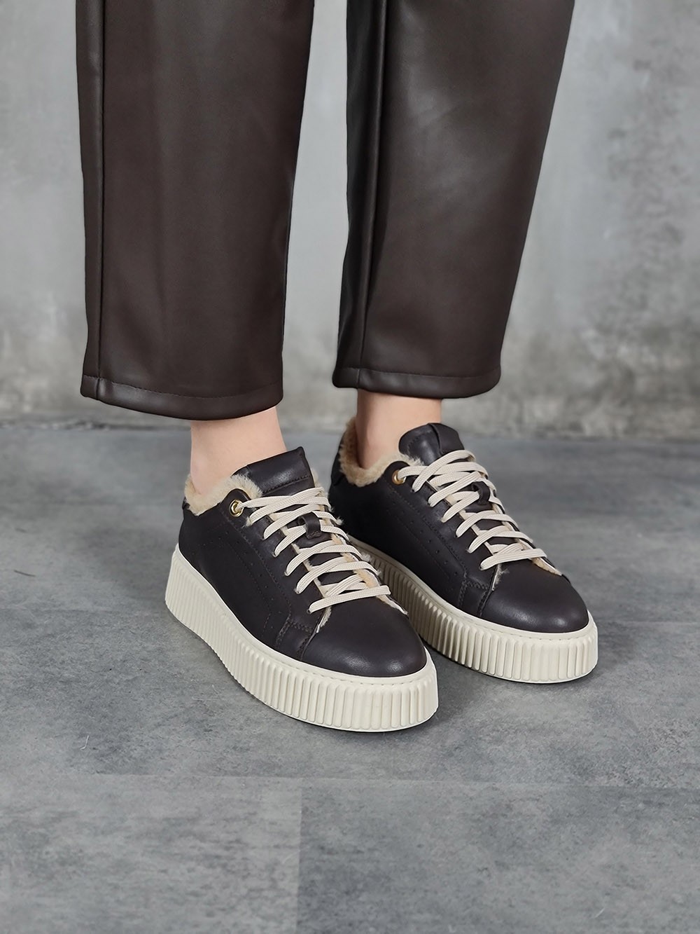 Кроссовки L'Estrosa утепленные шоколад, фотография №1