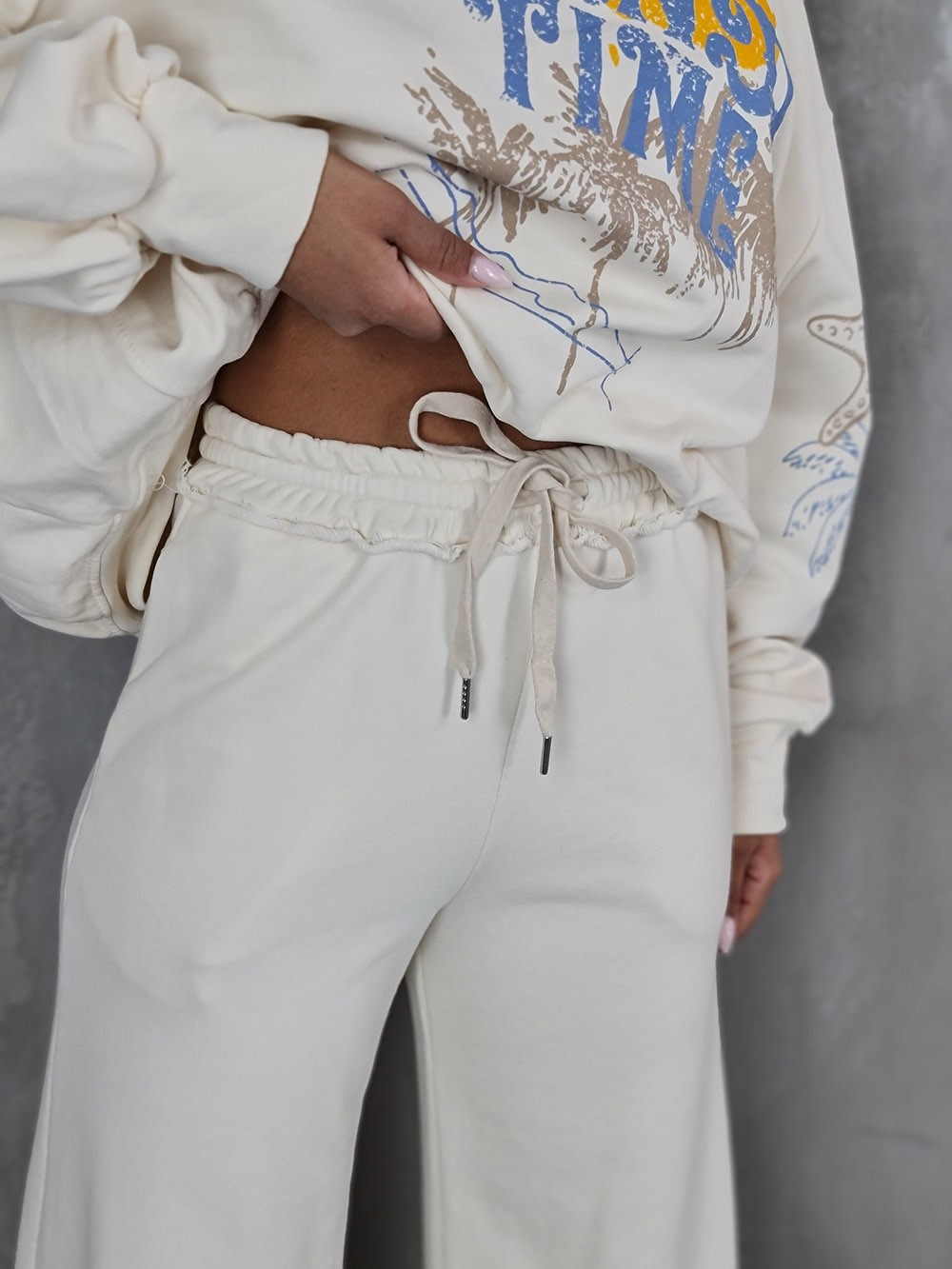 Костюм MIHO'S джепер + брюки солнце с пальмой молочный, фотография №3