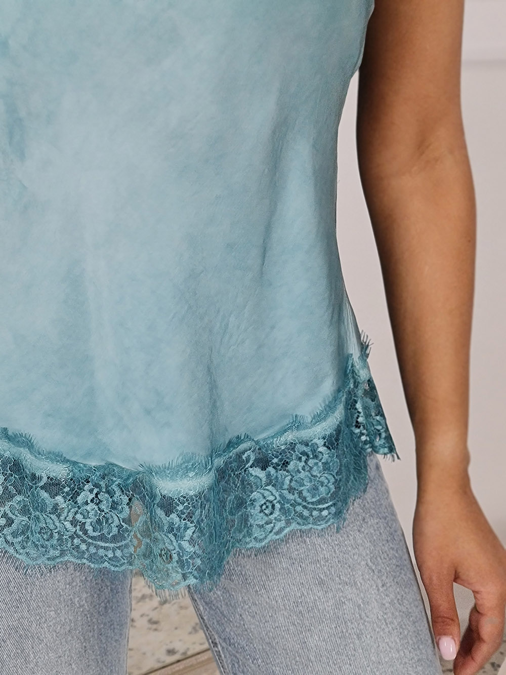 Топ WI&CO с кружевом на тонких бретелях бирюзовый  , фотография №3