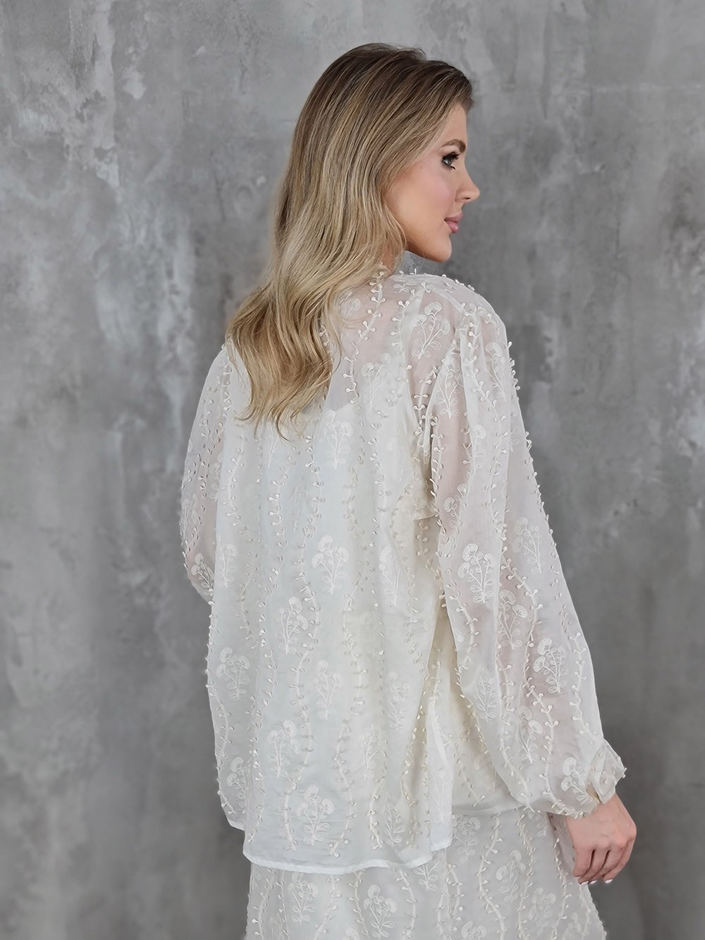 Блузка Atelier Emi с вышивкой рюши и майка молочная, фотография №4