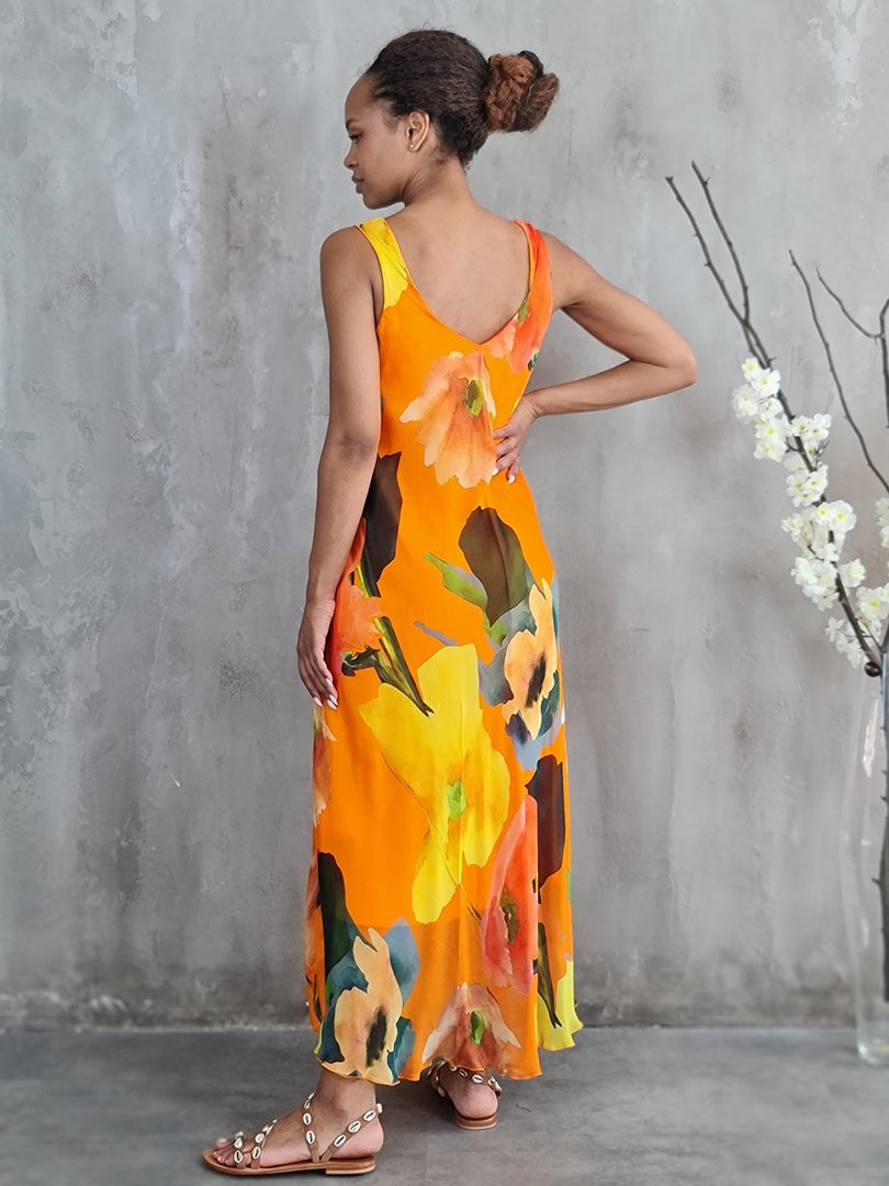 Платье Silk New с цветочным принтом оранжевое, фотография №3