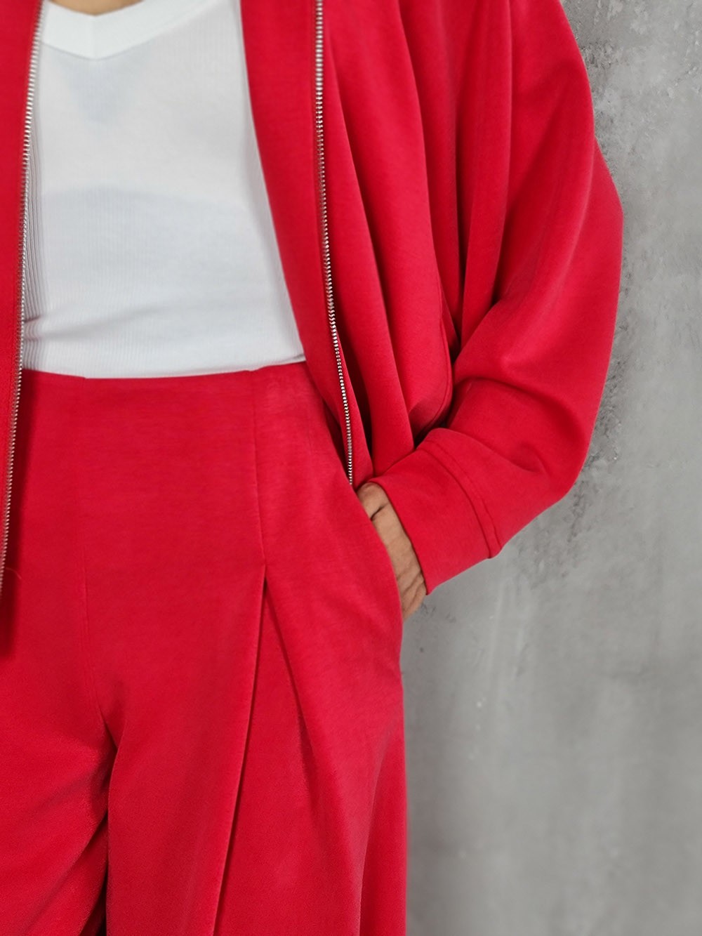 Костюм Imperial кофта на молнии и брюки красный, фотография №3