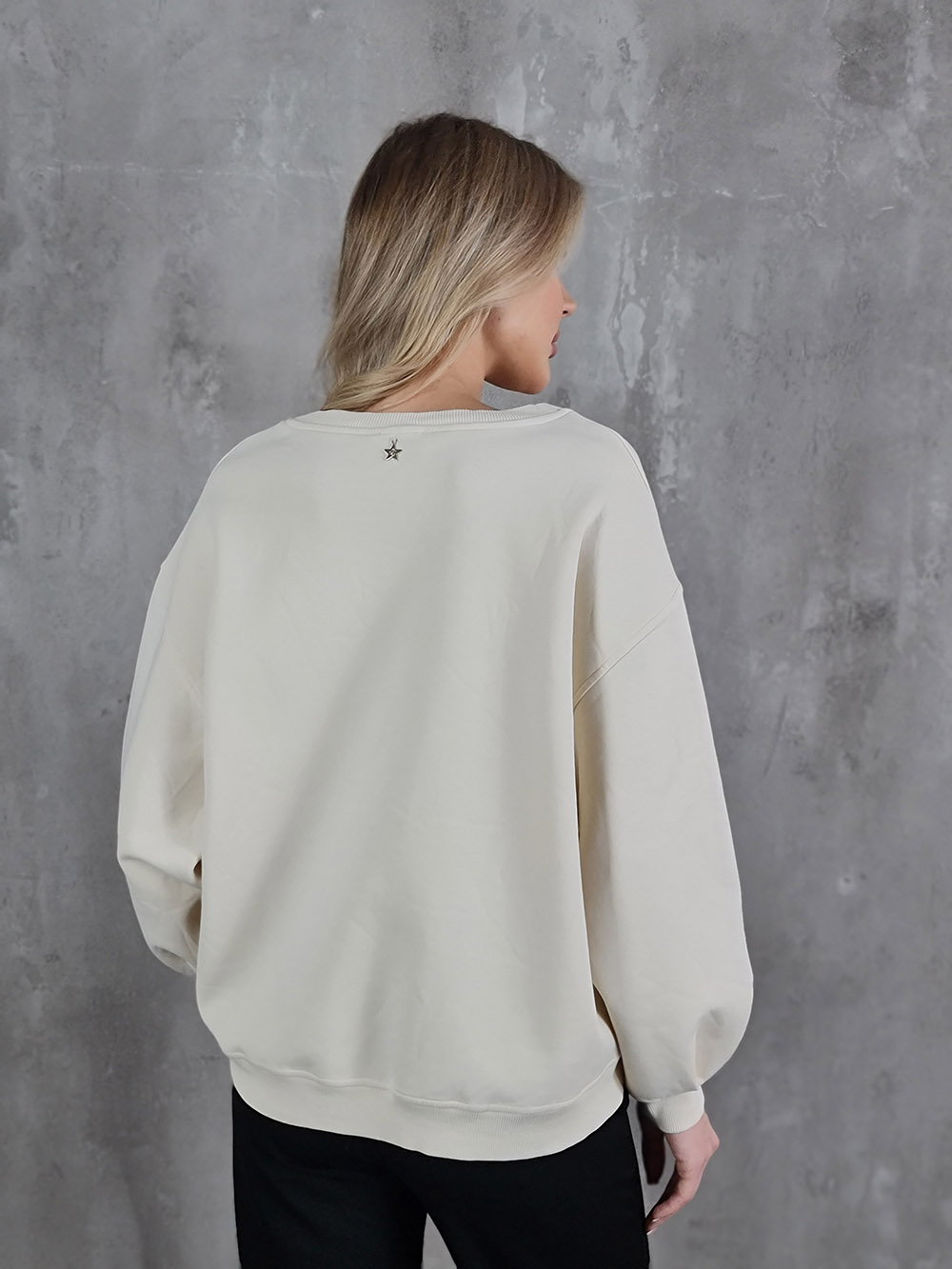 Свитшот Souvenir с надписью и принтом тигр молочный, фотография №3