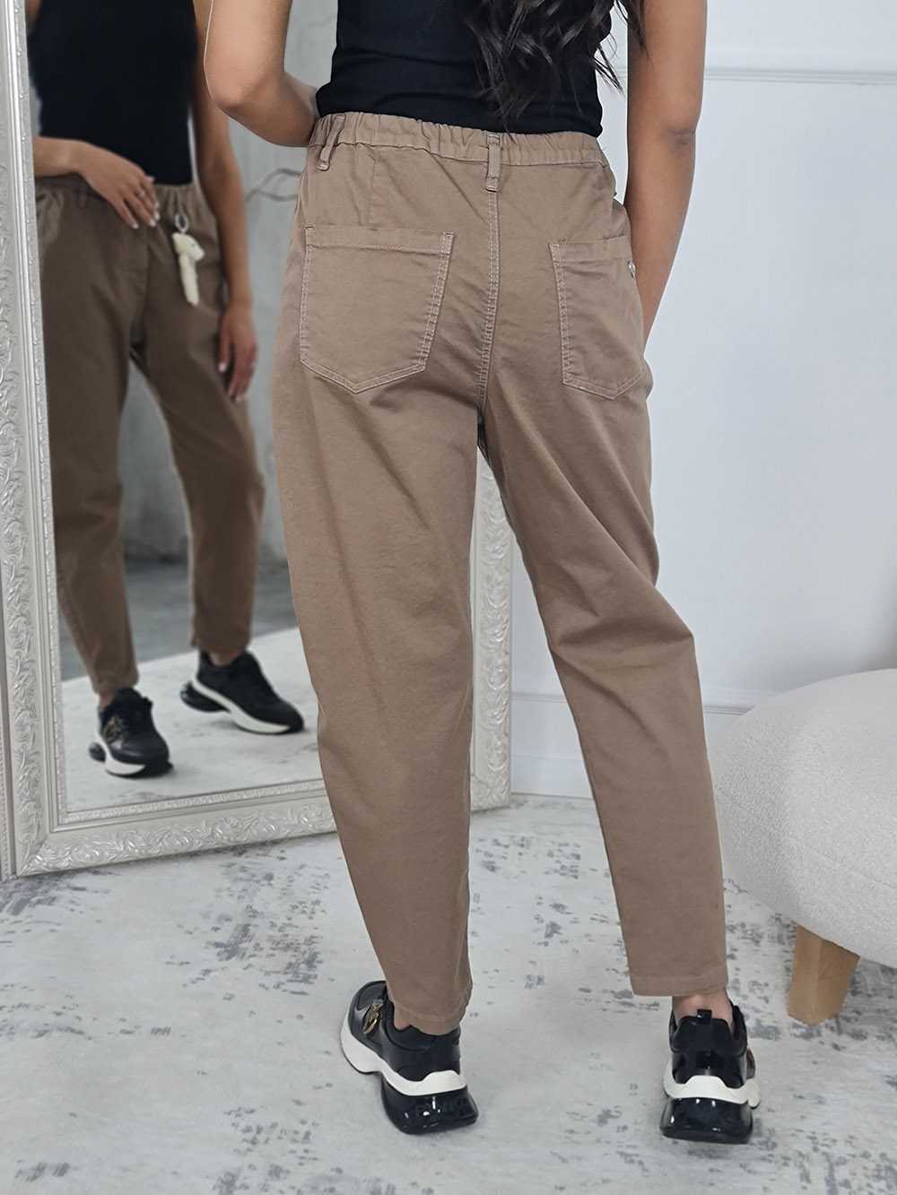 Джинсы коричневые с брелком медвеженок , фотография №3