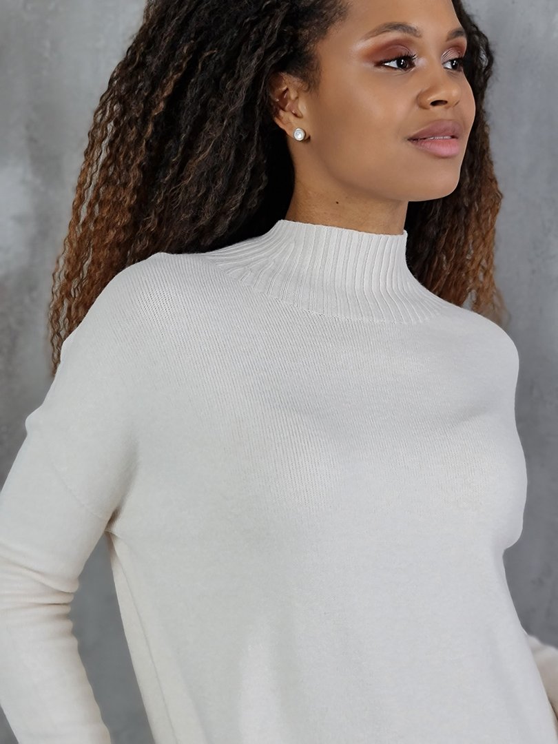 Платье Please теплое с воротом и карманами молочное, фотография №5