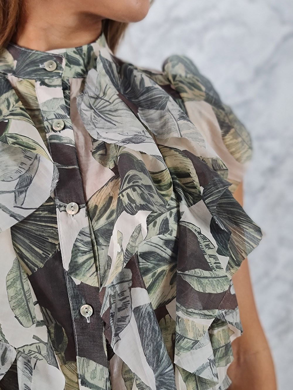 Блузка MINT без рукавов принт листья хаки, фотография №5